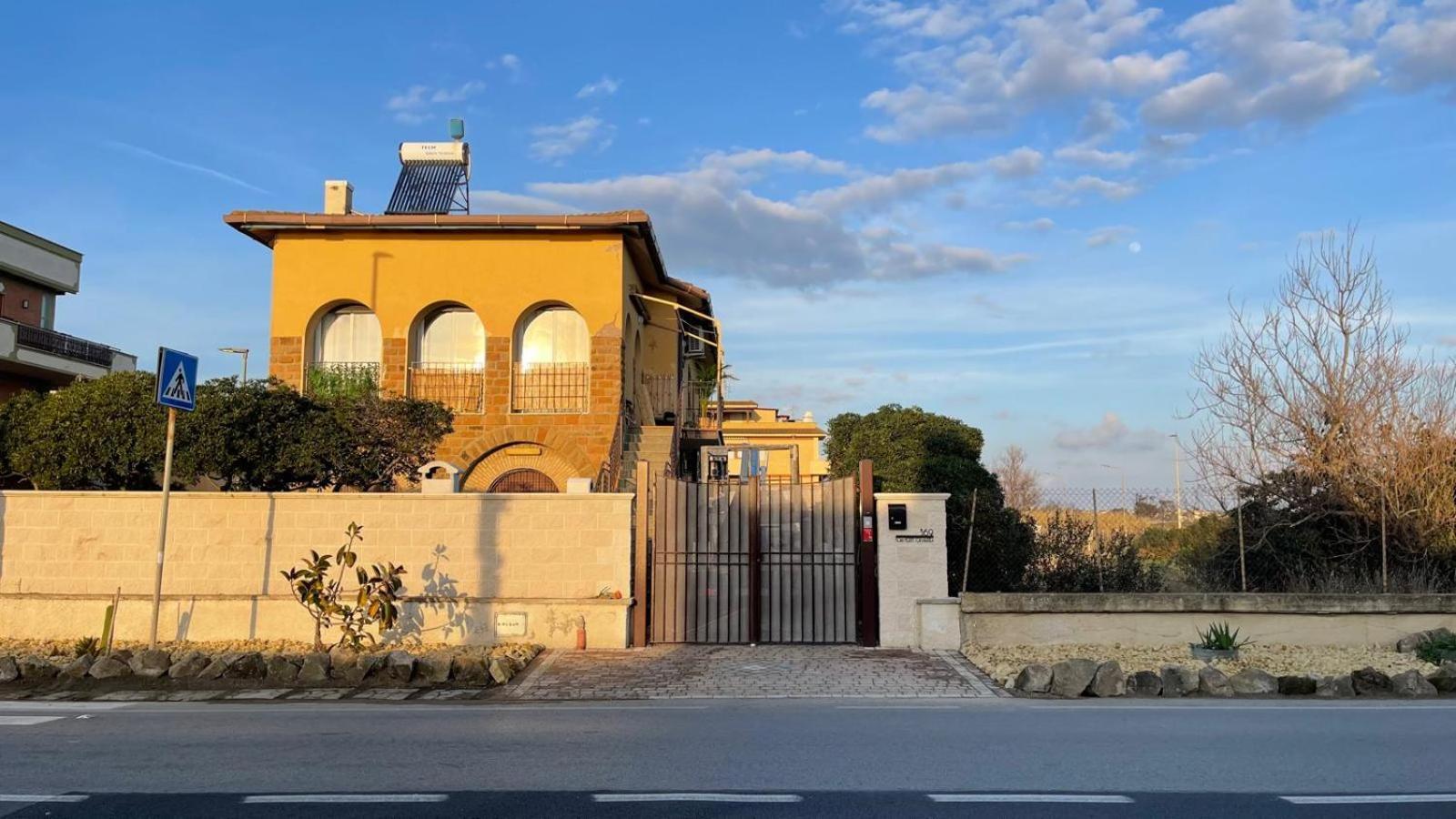 Koru House Torvaianica Villa Exterior foto